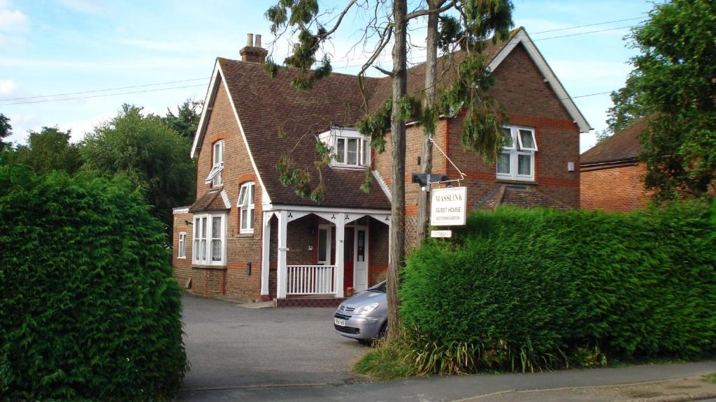 Masslink Guest House Horley Exterior photo