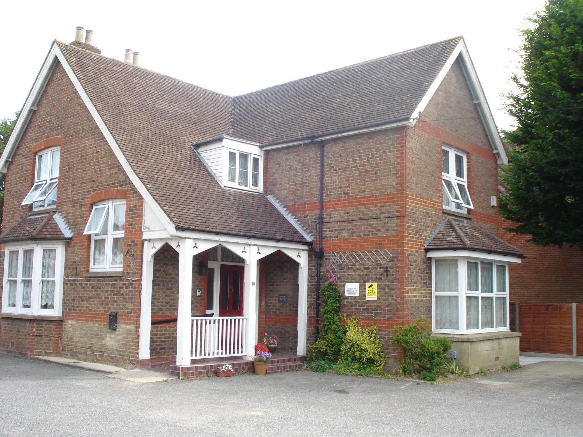 Masslink Guest House Horley Exterior photo